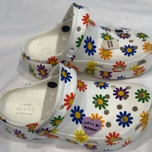 Crocs Classic Floral White Platform Clogs /Shoes Kids /Women's Size 6